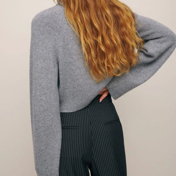 Reformation Garrett Turtleneck Cropped Cashmere Sweater in Husky Grey - Size M - Picture 10 of 10